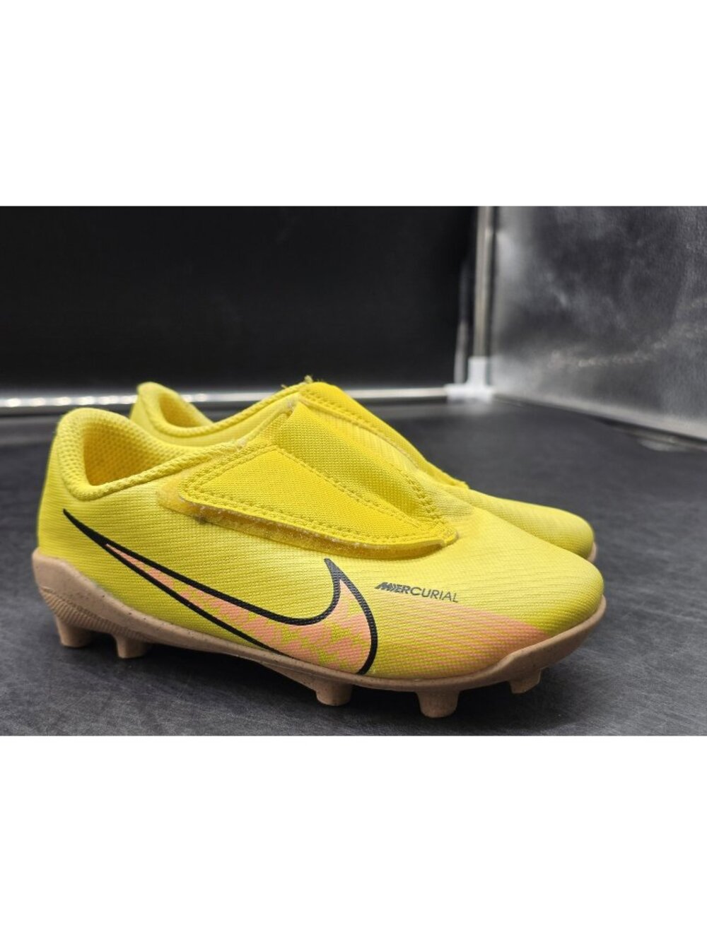 Nike Shoes Kids Size 9.5C Yellow Mercurial Soccer Cleats DJ5964-780 Stains
